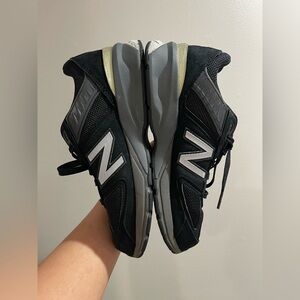 New Balance Black Wide Fit 990v5 Size 5.5Y/7W